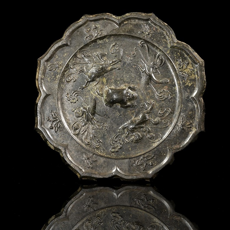 Bronze mirror ‘Beasts’, Tang dynasty