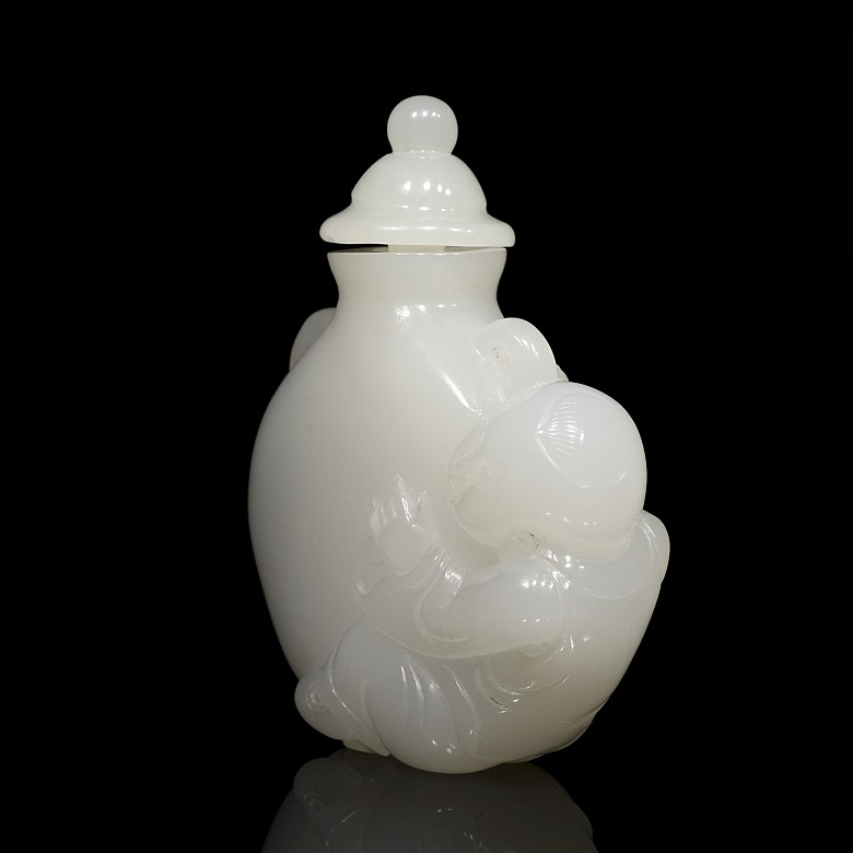 Botella de rapé de jade blanco, dinastía Qing, S.XIX