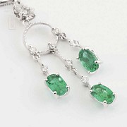 Earrings in 18k white gold, emeralds and diamonds