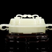 Heitan white jade lidded box, Qing dynasty, with Qianlong seal