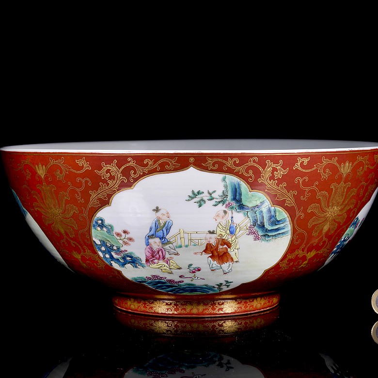 Porcelain enamelled bowl ‘Characters’, with Qianlong Seal