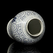 Ginger jar, blue and white, 20th century - 6