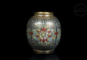 Small cloisonné enamel vessel, Qing dynasty