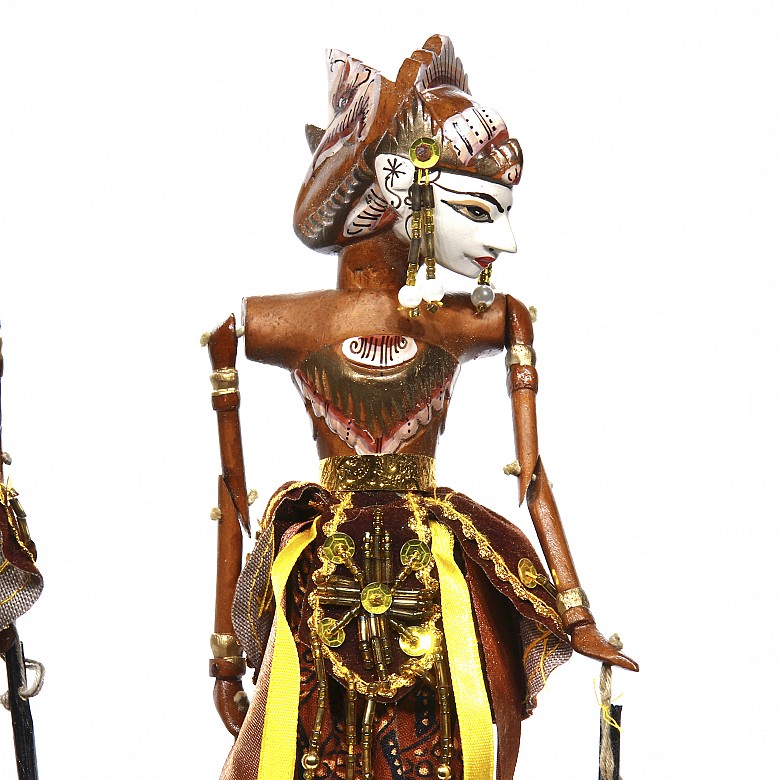 Indonesian puppet couple, 20th century