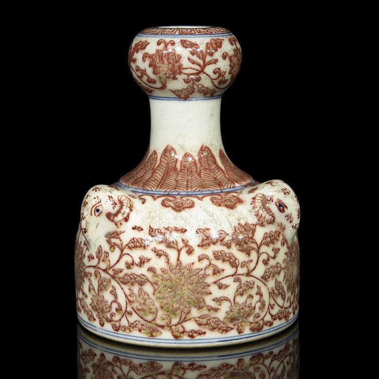 Chinese porcelain vase, 20th century