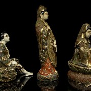 Tres figuras de porcelana Satsuma, Japón,  S.XIX - XX