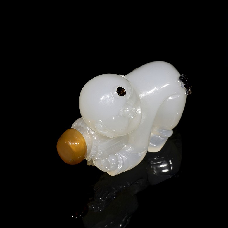 Agate Snuff Bottle 'Jolly Boy', Qing dynasty, Qianlong