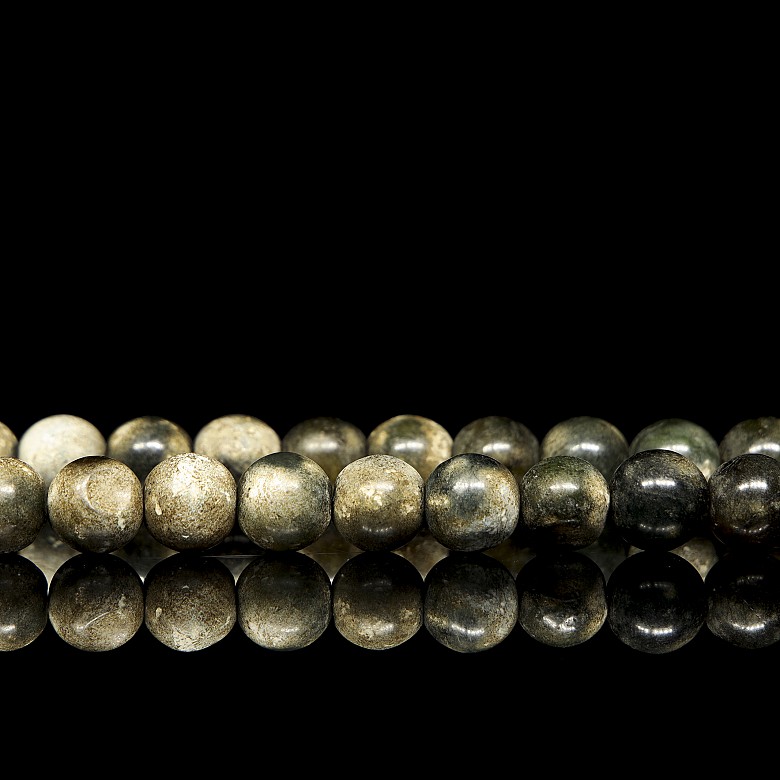 Jade bead necklace, Ming dynasty