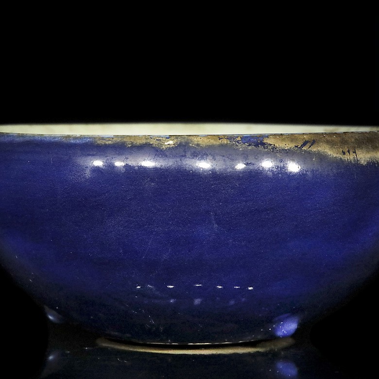 A blue glazed tripod censer, Qing dynasty