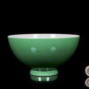 Small green glazed porcelain cup, Qing dynasty