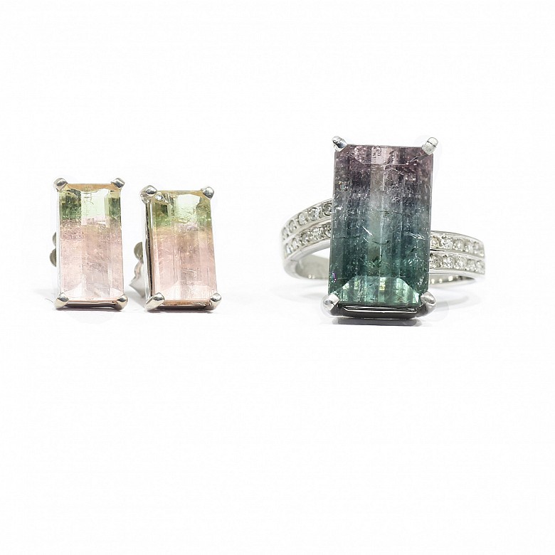 Set of earrings and ring, in 18k white gold, with tourmalines and diamonds