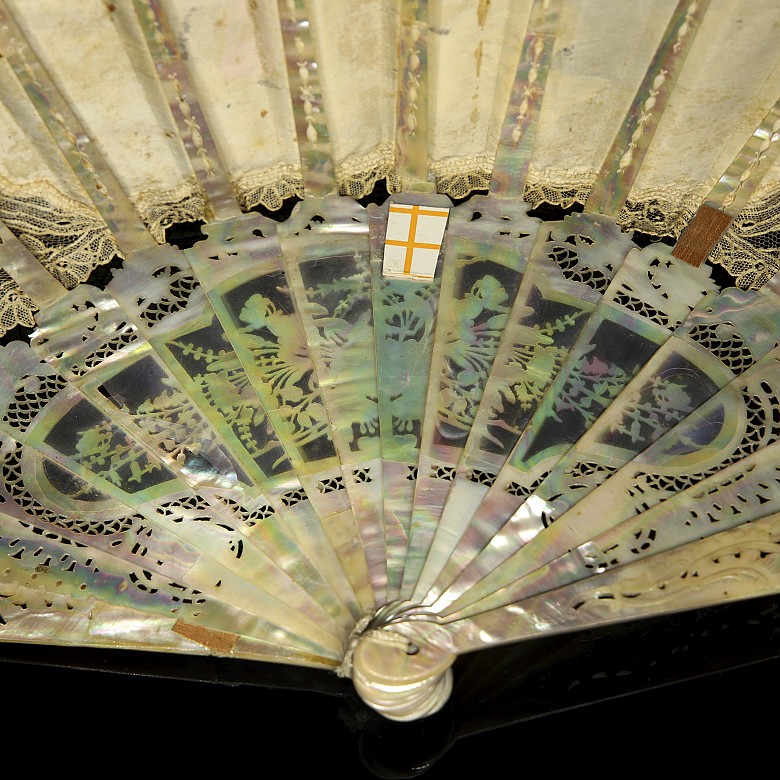 Mother-of-pearl fan ‘Floral stall’, 20th century