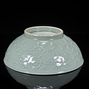 Celadon-glazed porcelain bowl ‘Peonies’, Qing dynasty