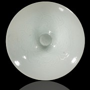 Celadon glazed ceramic bowl ‘Lotuses’, Song style