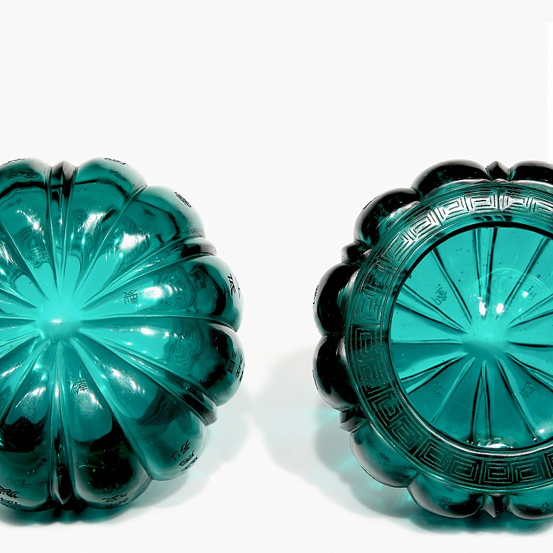 Pair of glass 'Go boxes', Qing dynasty, Qianlong