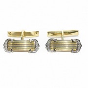 18k yellow gold cufflinks with diamonds