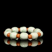 Jadeite and coloured bead bracelet, Qing dynasty