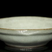 Celadon-glazed ware lobed bowl, Qing dynasty