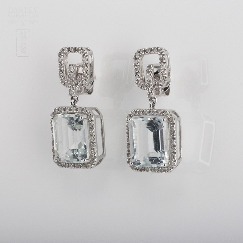 Earrings in 18k white gold with aquamarines and diamonds