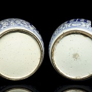 Two ginger jars, blue and white, 20th century