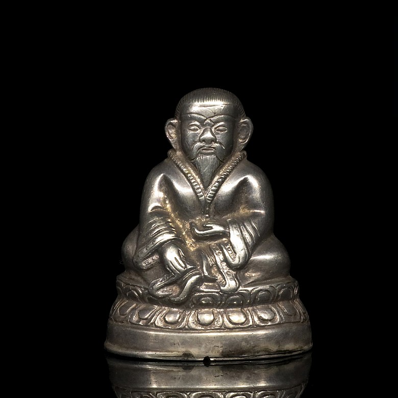 Pequeña figura budista de plata, dinastía Qing