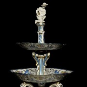 Three-tiered porcelain centrepiece ‘Infants’, 20th century