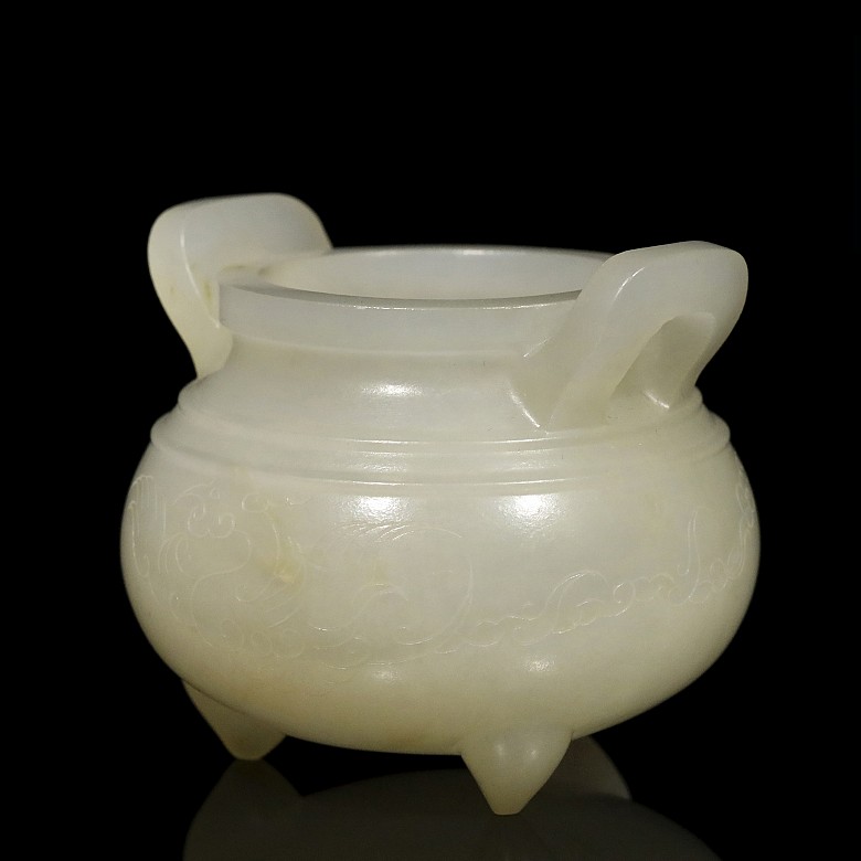 White jade censer, Qing dynasty, 19th century