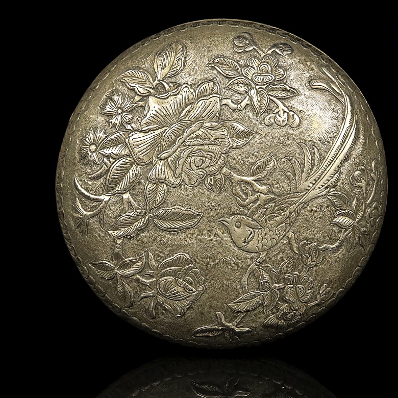 Embossed metal box, Ming dynasty