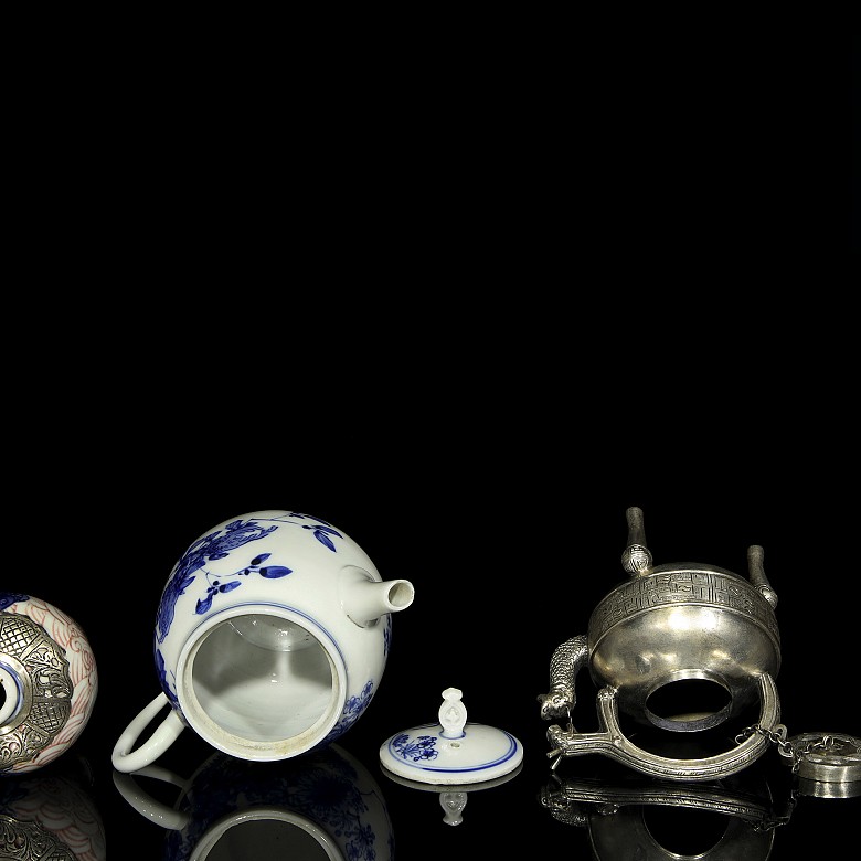 Lot of metal and porcelain vessels, 20th century