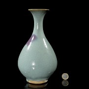 Junyao-glazed ceramic ‘Yuhuchunping’ vase, Yuan dynasty