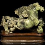 Gran figura de dos caballos salvajes, S.XX