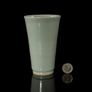 Glazed ceramic vase, Song style