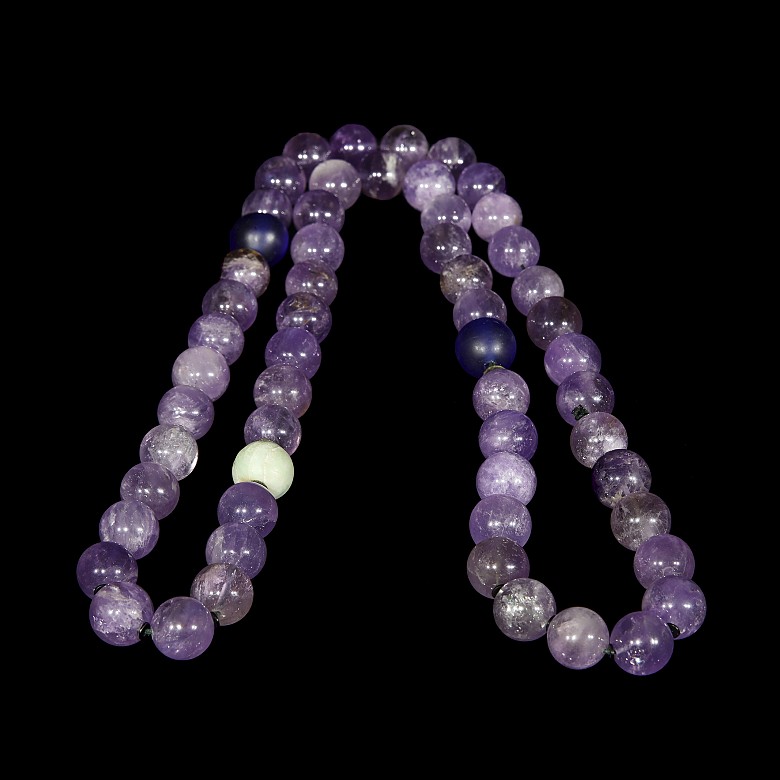 Amethyst, glass and jade bead necklace, Qing dynasty