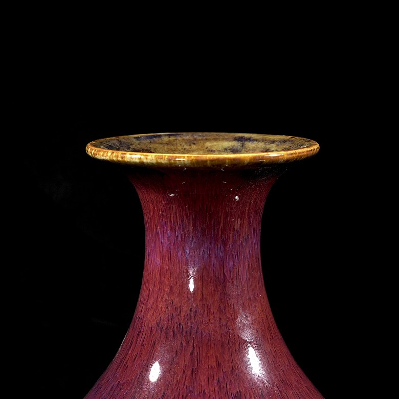 Yuhuchunping vase with flambé enamel, with Qianlong seal