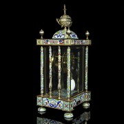 Table clock in brass and cloisonné enamel, 20th century