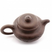 Clay teapot, China, Gu Jinzhou seal mark.