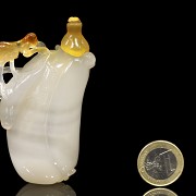 Agate snuff bottle 'Fruit', Qing dynasty, Qianlong