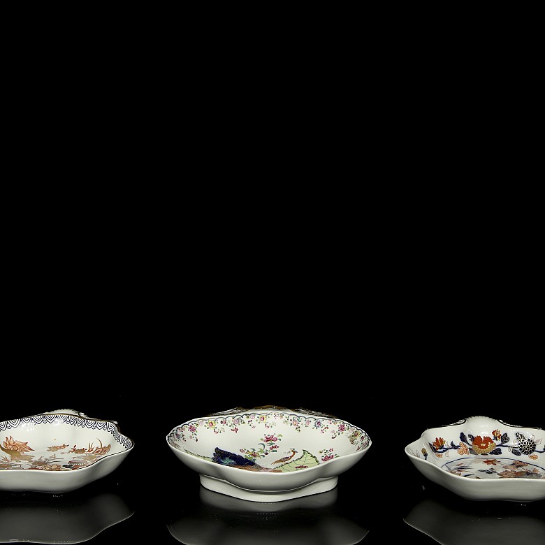 Tres recipientes de porcelana esmaltada, Vistalegre, s.XX