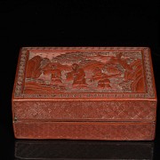 Caja rectangular de laca de cinabrio, dinastía Qing