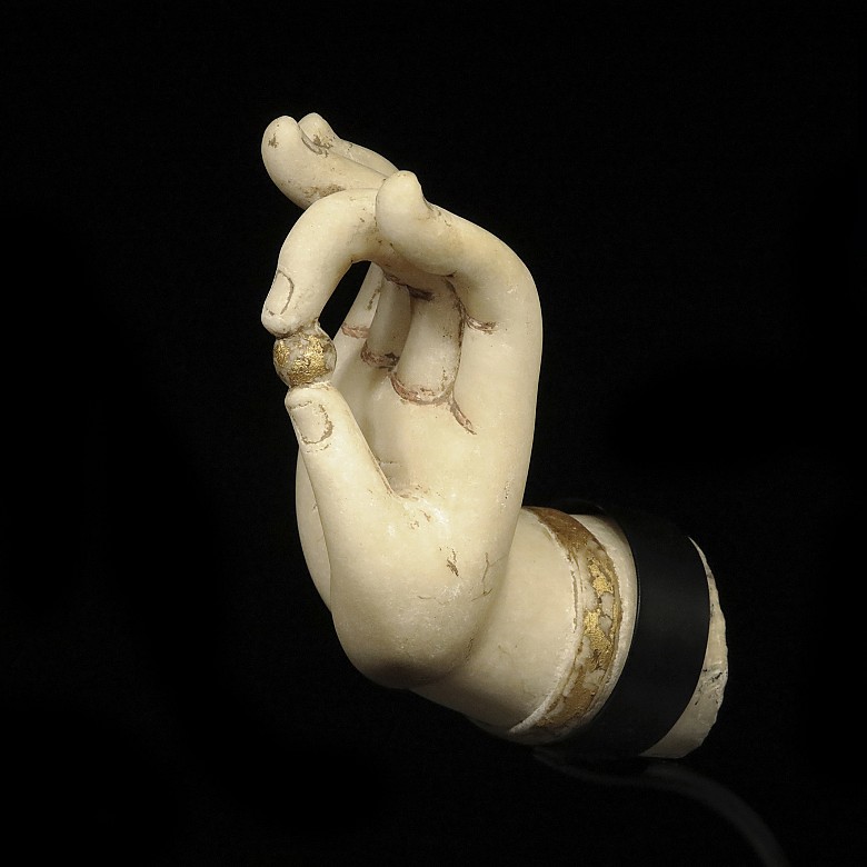 Hand of Buddha in white marble, Tang dynasty (618 - 906)