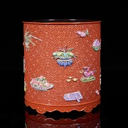 Glazed porcelain brush pot “Eight treasures”, Qing dynasty with Qianlong seal