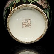 Porcelain tibor with lid “famille noire”, Qing dynasty