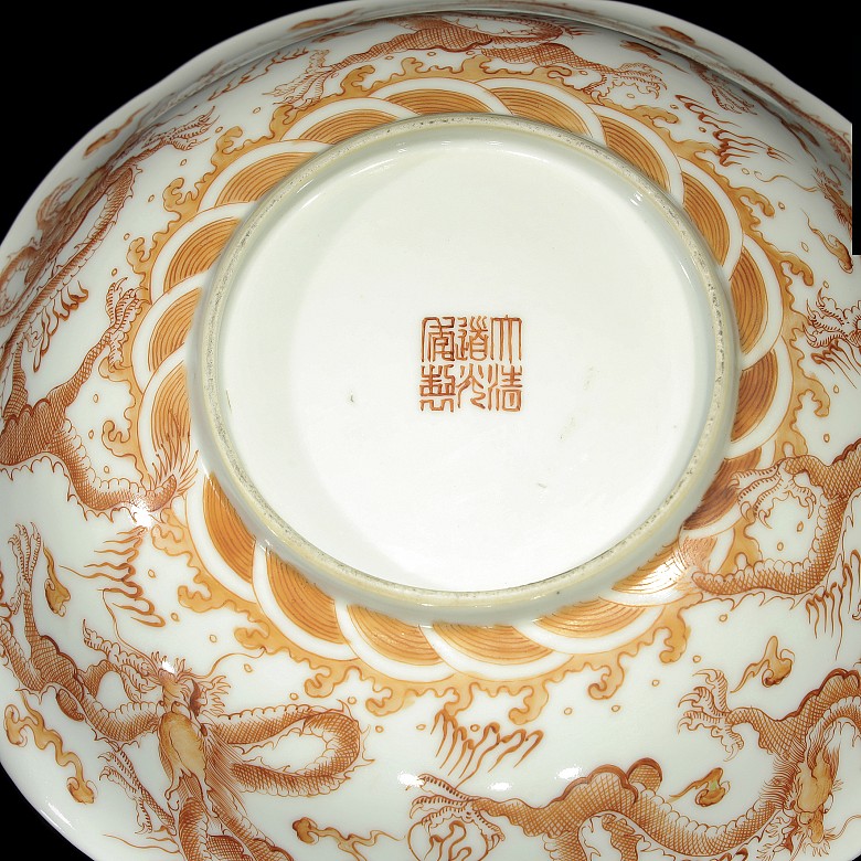 Chinese bowl enameled in red, Daoguang marked