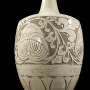 Ceramic ‘Baisha’ vase, Song dynasty