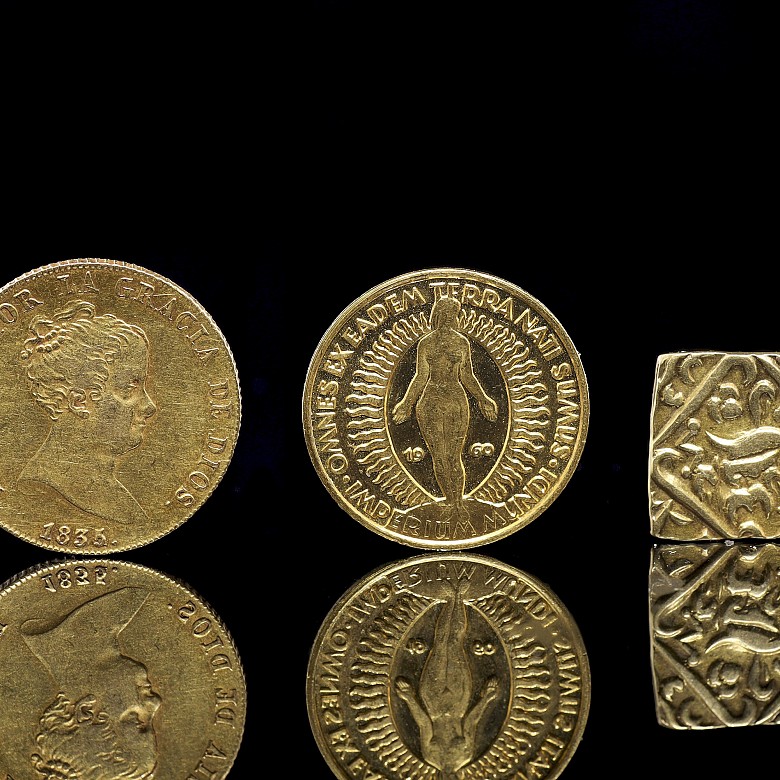 Three gold medal coins ( 19th-20th century)