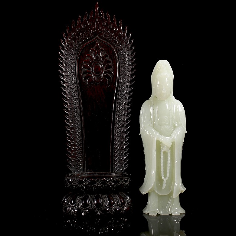 Hetian white jade guanyin, Qing dynasty