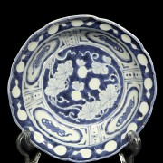 Two blue and white Chinese porcelain dishes, Qing dynasty - 2