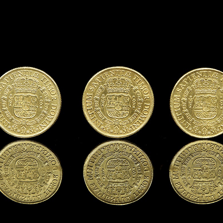 Three gold coins ‘FELIPE V’, Mexico 18th century