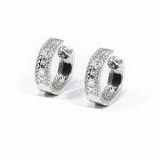 Earrings in 18k white gold and diamonds.