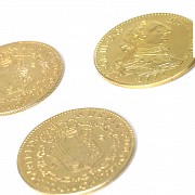 Lote de tres monedas de oro 900 milésimas